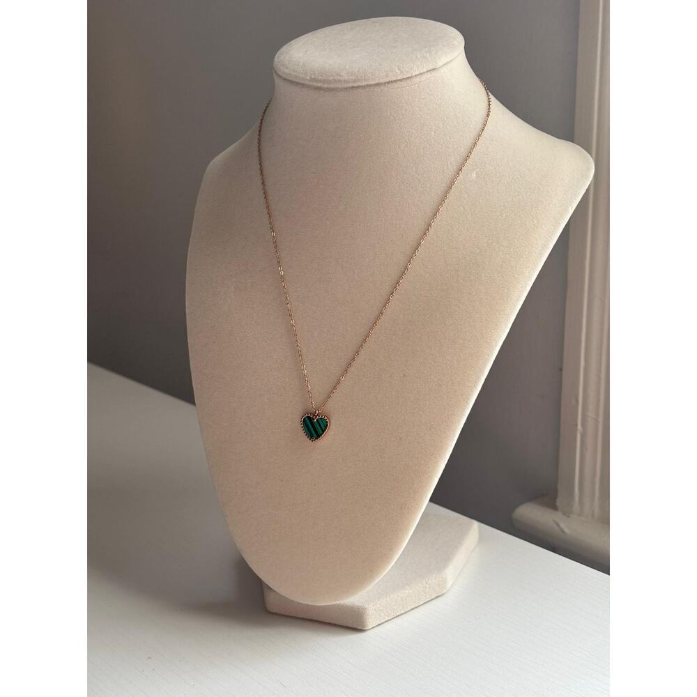 Rose Gold Green Heart Necklace Dainty Pendant Minimalist Jewelry - Picture 4 of 6